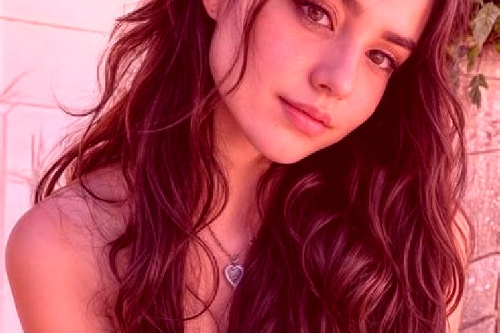 Riley, 25, a auburn brown-eyed middle eastern companion based in Bantifla. Offering CIM, Domination, Party Girl, A-Level. Available for incall and outcall, o...