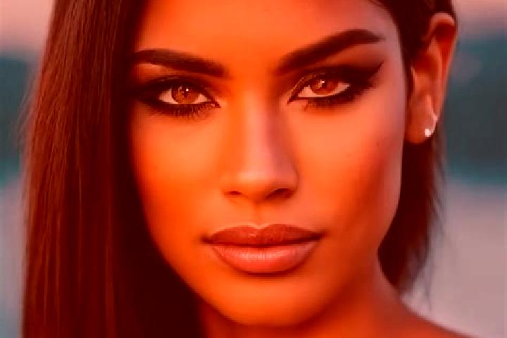 Riley, 25, a auburn hazel-eyed latina companion based in Ajuterique. Offering GFE, Deep French Kissing, 69, Striptease, Girlfriend Experience. Available for ...