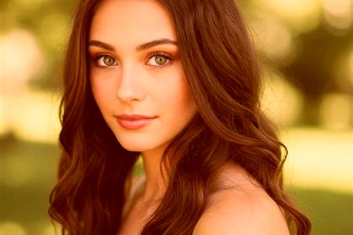 Riley, 25, a brunette hazel-eyed indian companion based in Santa Elena. Offering Party Girl, Dinner Date, CIM. Available for incall and outcall, overnight bo...