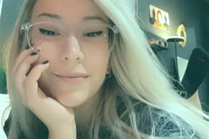 Riley, 26, a blonde grey-eyed caucasian companion based in Bhabhar. Offering Dinner Date, OWO, BDSM, Duos. Available for incall and outcall, overnight bookin...