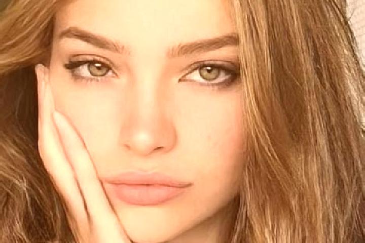 Riley, 26, a dark blonde hazel-eyed asian companion based in Farakhpur. Offering A-Level, Duos. Available for incall and outcall, day and evening dates.