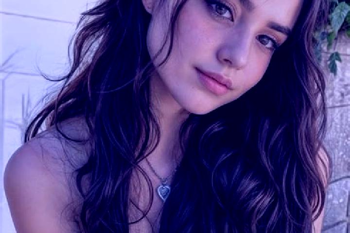 Riley, 27, a auburn amber-eyed middle eastern companion based in Lyon 04. Offering Deep French Kissing, GFE, Prostate Massage, Travel Companion. Available fo...