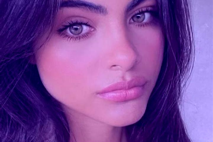 Riley, 27, a red dark-eyed indian companion based in Vence. Offering Travel Companion, Duos, Prostate Massage, Massage, Domination. Available for incall and ...