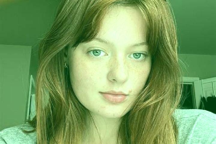 Riley, 27, a red grey-eyed mixed companion based in Poplar. Offering Deep French Kissing, Girlfriend Experience, Travel Companion, 69. Available for incall a...