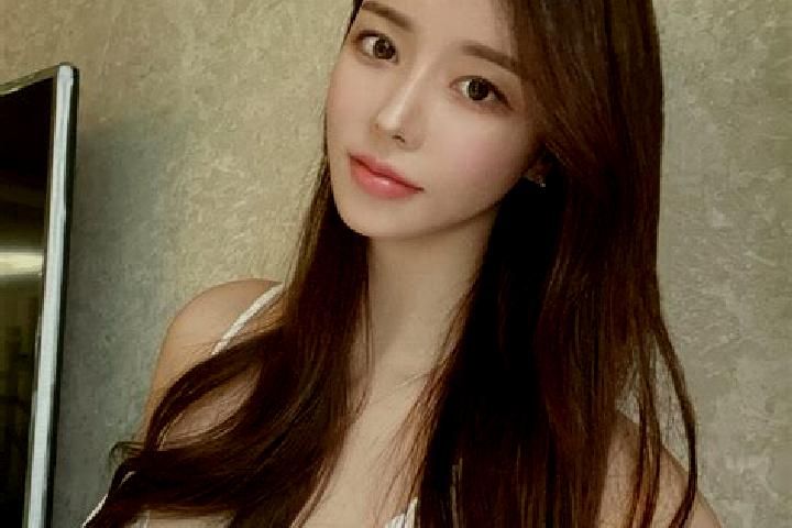 Riley, 28 — Escort in Daluomi, China