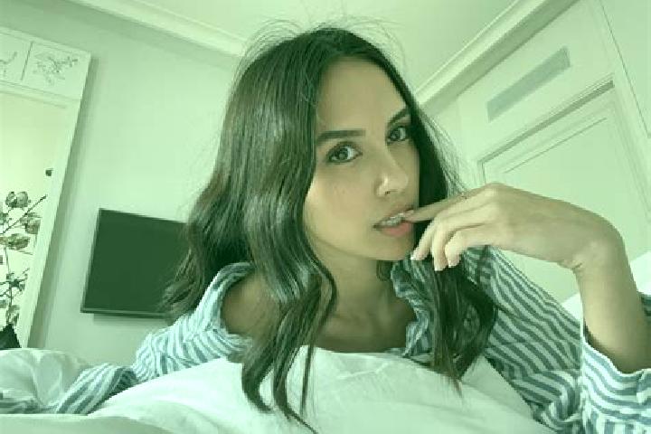 Riley, 30, a auburn blue-eyed mediterranean companion based in Narboneta. Offering Party Girl, Girlfriend Experience, Travel Companion, OWO, Prostate Massage...