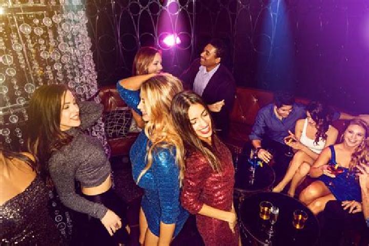 Riley, 30, a red grey-eyed caribbean companion based in Dalecin. Offering Striptease, Party Girl, Couples, Deep French Kissing, 69. Available for incall and ...