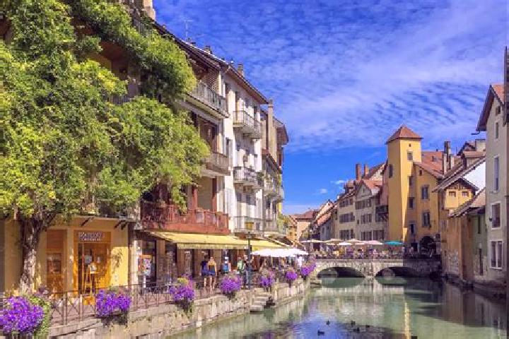 Riley, 31 — Escort in Vezelise, France