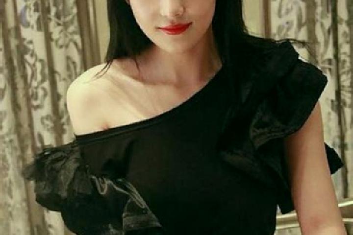 Riley, 33, a black dark-eyed asian companion based in Porto Belo. Offering Party Girl, A-Level, GFE. Available for incall and outcall, day and evening dates.