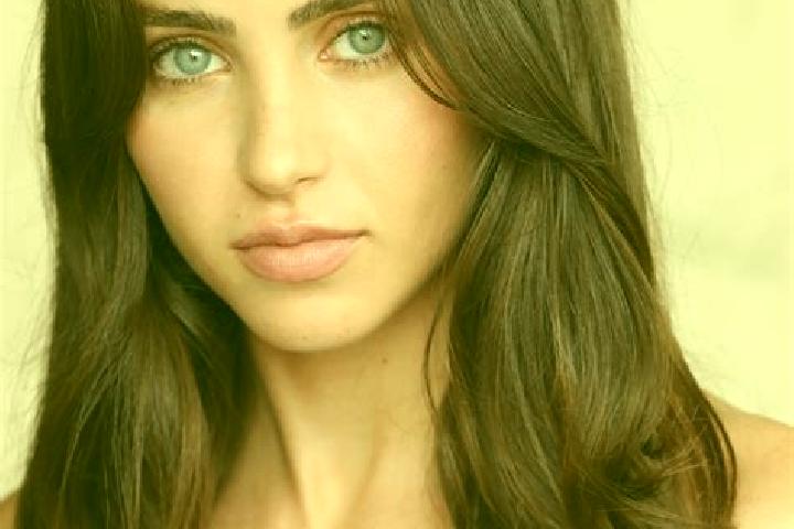 Riley, 33, a brunette dark-eyed asian companion based in Zeo. Offering 69, A-Level. Available for incall and outcall, day and evening dates.