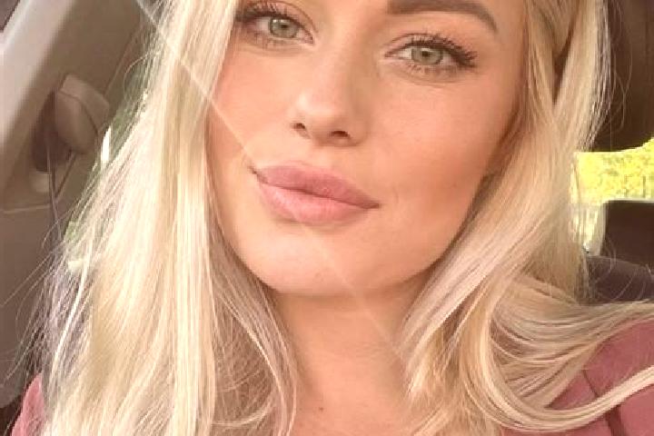 Riley, 34, a blonde hazel-eyed ebony companion based in Cartierville. Offering Domination, Dinner Date, 69. Available for incall and outcall, overnight booki...