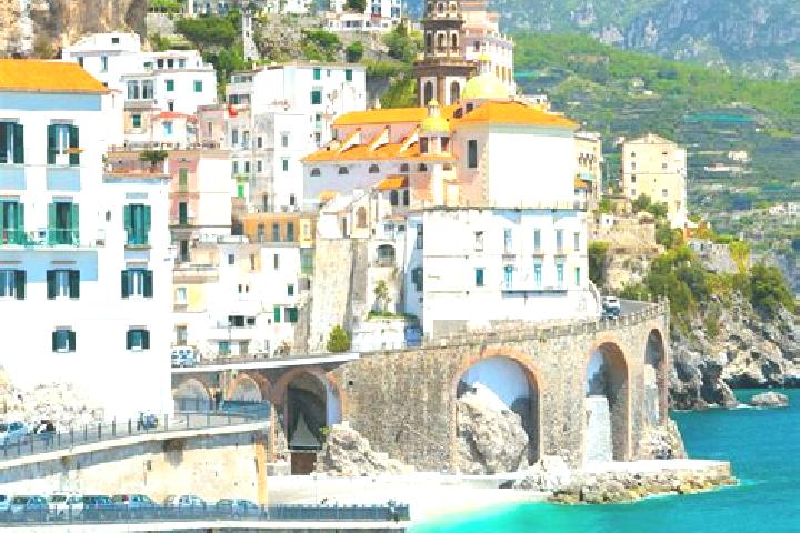 Riley, 34 — Escort in Bregano, Italy
