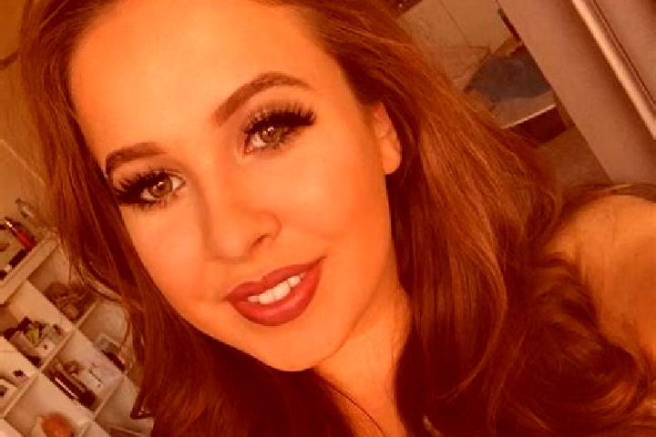 Riley, 35, a red brown-eyed indian companion based in Boyolangu. Offering Striptease, Couples, 69, Dinner Date. Available for incall and outcall, day and eve...
