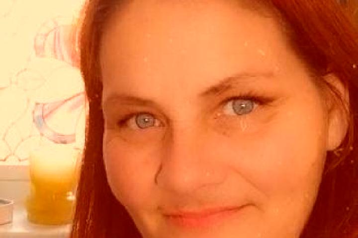 Riley, 35, a red green-eyed caucasian companion based in Mennecy. Offering CIM, Dinner Date, Domination, Fetish. Available for incall and outcall, day and ev...