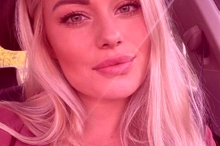 Riley, 36, a blonde hazel-eyed ebony companion based in Cijurey. Offering Erotic Massage, Domination, Roleplay, Fetish, Prostate Massage. Available for incal...