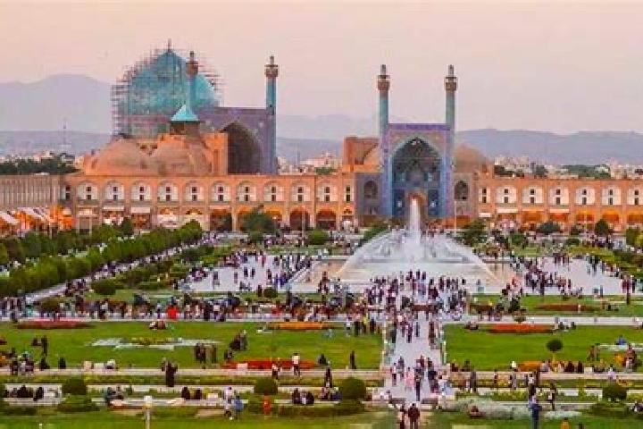 Riley, 36 — Escort in Barg-e Jahan, Iran