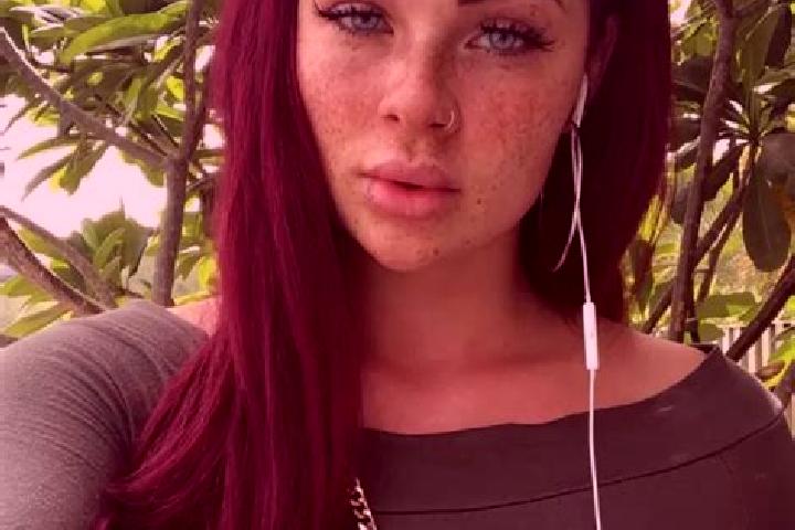 Riley, 37, a red amber-eyed mediterranean companion based in Bellinzago Lombardo. Offering Couples, Party Girl, BDSM. Available for incall and outcall, overn...