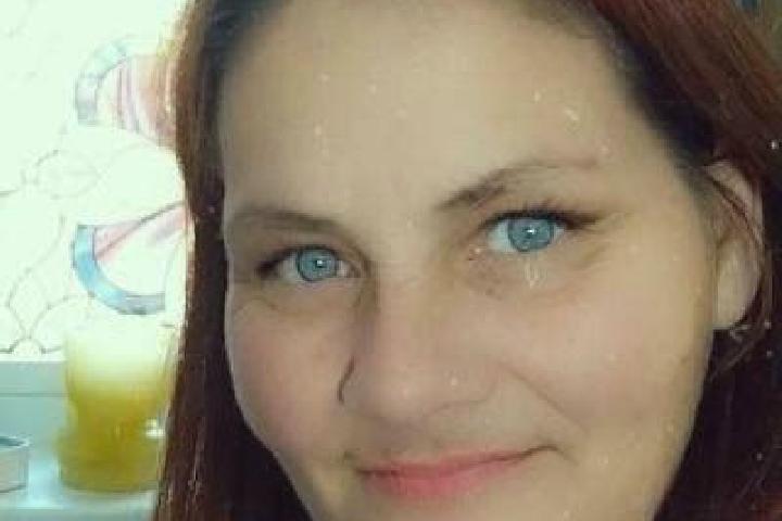 Riley, 37, a red dark-eyed caribbean companion based in Elvestad. Offering Dinner Date, Massage, Overnight, GFE. Available for incall and outcall, day and ev...