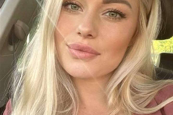 Riley, 38, a blonde hazel-eyed ebony companion based in Scone. Offering Girlfriend Experience, Fetish, Tantra. Available for incall and outcall, overnight bo...
