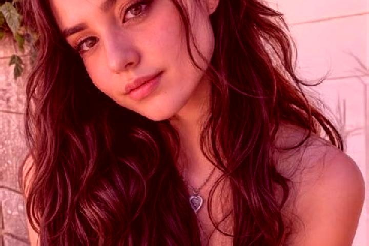 Rose, 20, a dark blonde hazel-eyed middle eastern companion based in Kizema. Offering Erotic Massage, Fetish, Couples, Tantra. Available for incall and outca...