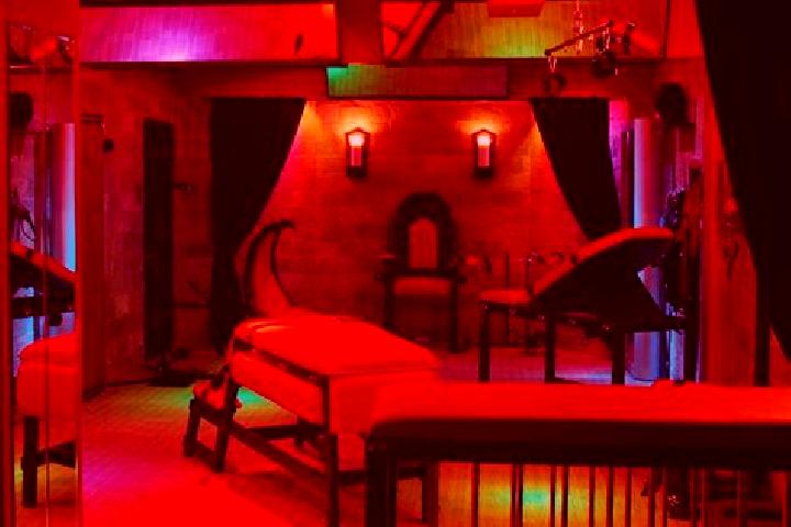 Rose, 20, a red green-eyed european companion based in Phong Thanh. Offering Fetish, BDSM, Party Girl, Overnight. Available for incall and outcall, overnight...
