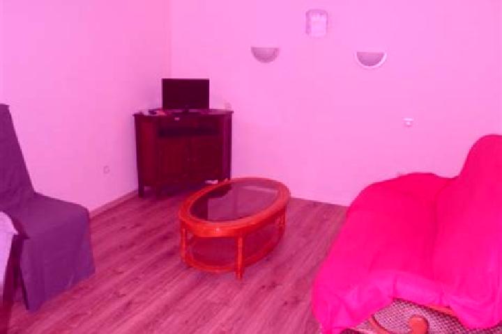 Rose, 20 — Escort in Neuville-sur-Brenne, France