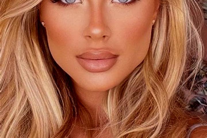 Rose, 21, a blonde hazel-eyed latina companion based in Amezqueta. Offering CIM, 69, Domination. Available for incall and outcall, overnight bookings available.