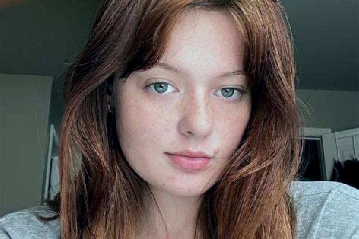 Rose, 21, a red brown-eyed caucasian companion based in Mets Sepasar. Offering Roleplay, BDSM, Domination, Tantra, Overnight. Available for incall and outcal...