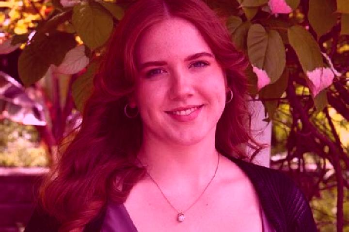 Rose, 21 — Escort in Bienfait, Canada