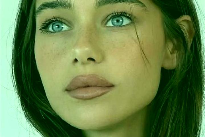 Rose, 22, a brunette brown-eyed mediterranean companion based in Curimana. Offering Erotic Massage, Roleplay, Couples, Domination. Available for incall and o...