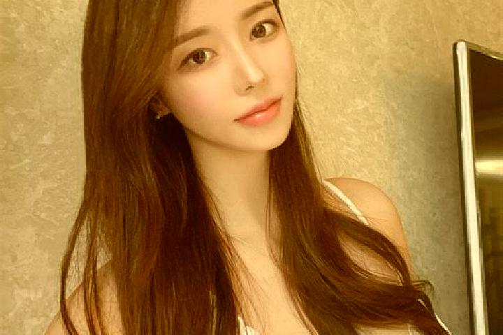Rose, 22 — Escort in Jubaoshan, China
