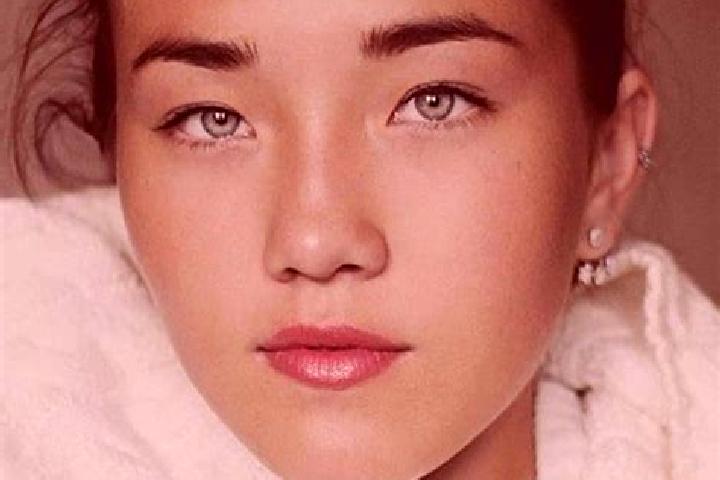 Rose, 23, a auburn amber-eyed caucasian companion based in Donvagne. Offering Deep French Kissing, Tantra, Couples, Fetish. Available for incall and outcall,...