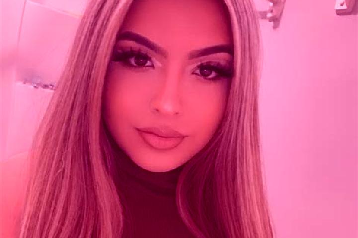 Rose, 23, a blonde hazel-eyed latina companion based in Ehringshausen. Offering GFE, Party Girl, 69, Fetish, A-Level. Available for incall and outcall, day a...