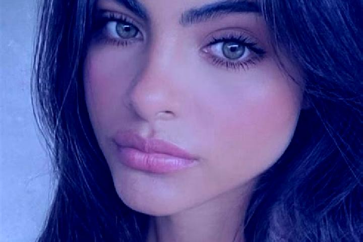 Rose, 23, a brunette green-eyed caribbean companion based in Cullen. Offering Roleplay, Couples, Domination, Travel Companion. Available for incall and outca...