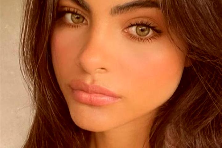 Rose, 23, a brunette green-eyed latina companion based in Hooverson Heights. Offering GFE, A-Level, Overnight, Massage, Deep French Kissing. Available for in...