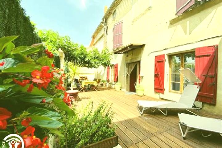 Rose, 23 — Escort in Berriac, France