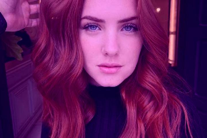 Rose, 24, a auburn blue-eyed caucasian companion based in Ziquitaro. Offering Striptease, Massage, Domination. Available for incall and outcall, overnight bo...