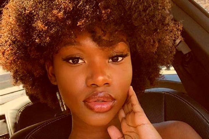 Rose, 24, a black dark-eyed ebony companion based in Gulin. Offering Deep French Kissing, OWO, Tantra. Available for incall and outcall, day and evening dates.