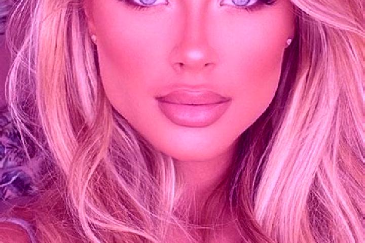 Rose, 24, a blonde blue-eyed latina companion based in Babo-Pangulo. Offering Massage, Striptease, Overnight, Party Girl. Available for incall and outcall, o...