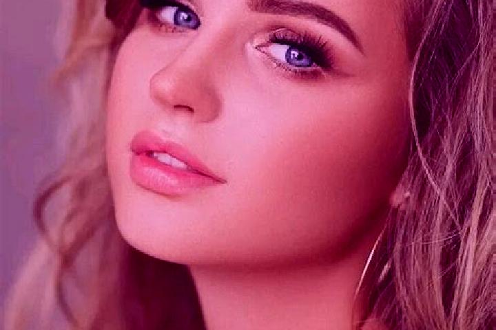 Rose, 24, a dark blonde blue-eyed slavic companion based in Kelmscott. Offering Party Girl, Massage, Duos, GFE. Available for incall and outcall, overnight b...