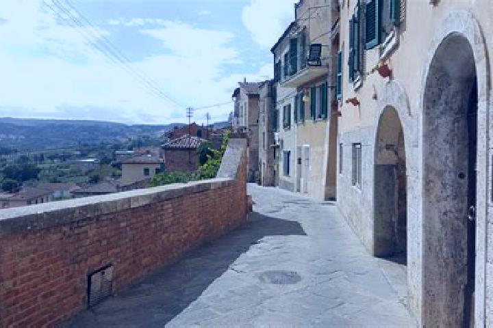 Rose, 24 — Escort in Chianciano Terme, Italy