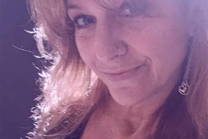 Rose, 25 — Escort in Hampton, Canada