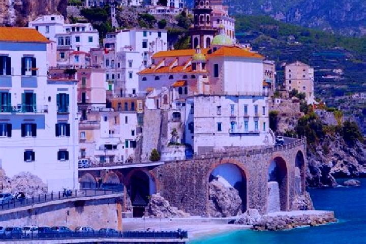 Rose, 25 — Escort in Strada, Italy
