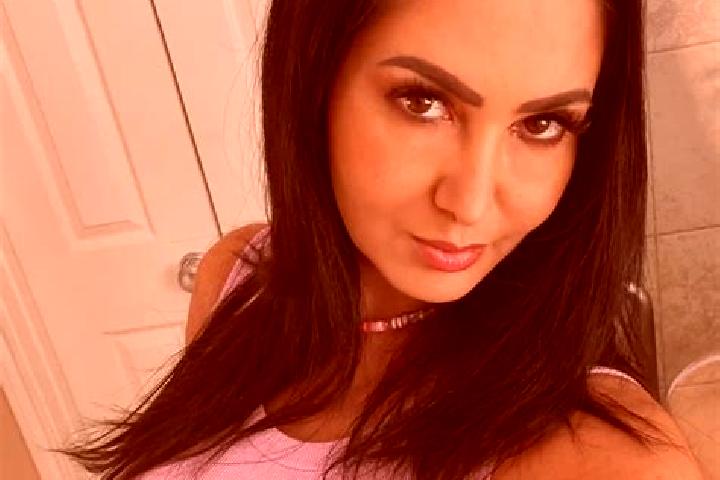 Rose, 26, a auburn grey-eyed latina companion based in Ivanka pri Dunaji. Offering Striptease, Roleplay, Dinner Date, Deep French Kissing. Available for inca...