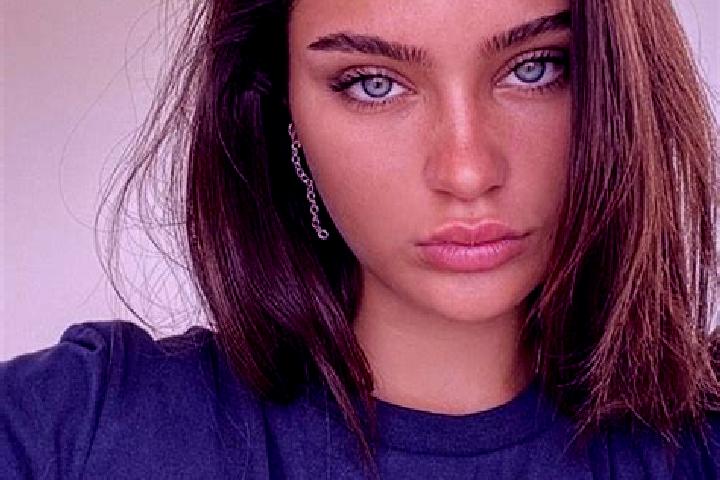 Rose, 26, a brunette dark-eyed mixed companion based in Appenweier. Offering Overnight, BDSM, CIM, Girlfriend Experience. Available for incall and outcall, o...