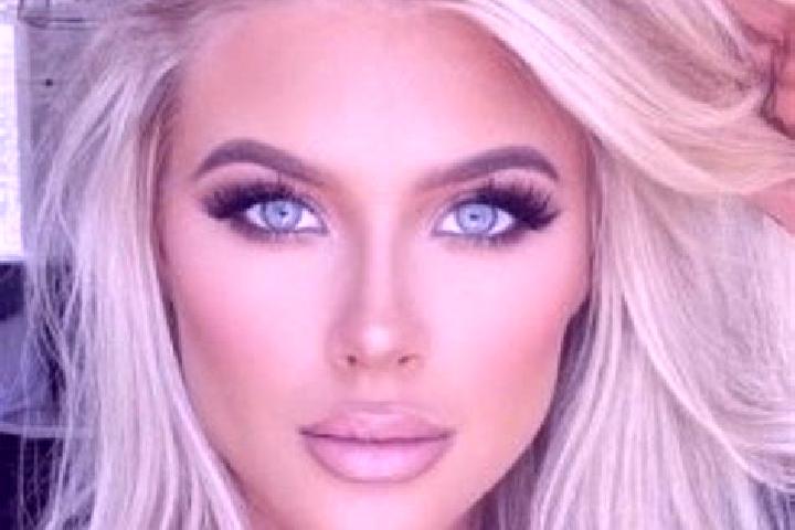 Rose, 26, a platinum blonde brown-eyed mediterranean companion based in Santa Maria Tonameca. Offering Erotic Massage, A-Level, Duos, 69. Available for incal...