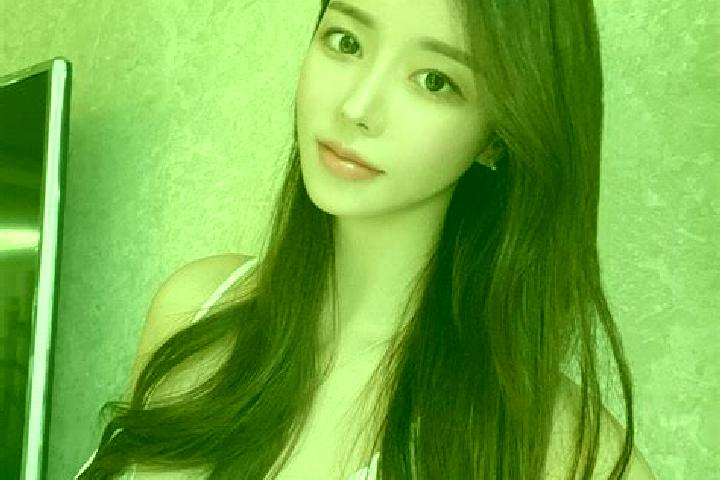 Rose, 26 — Escort in Oekuu, Indonesia