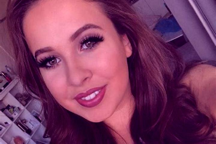 Rose, 27, a brunette grey-eyed caribbean companion based in Doerflingen. Offering Striptease, Roleplay, OWO, Erotic Massage. Available for incall and outcall...