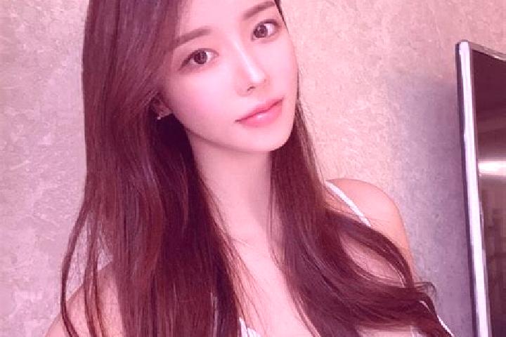 Rose, 27 — Escort in Na erhong, China