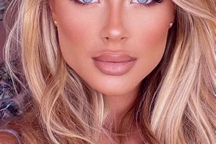 Rose, 28, a platinum blonde blue-eyed latina companion based in Zvyahel. Offering Prostate Massage, Roleplay, Party Girl, Erotic Massage. Available for incal...